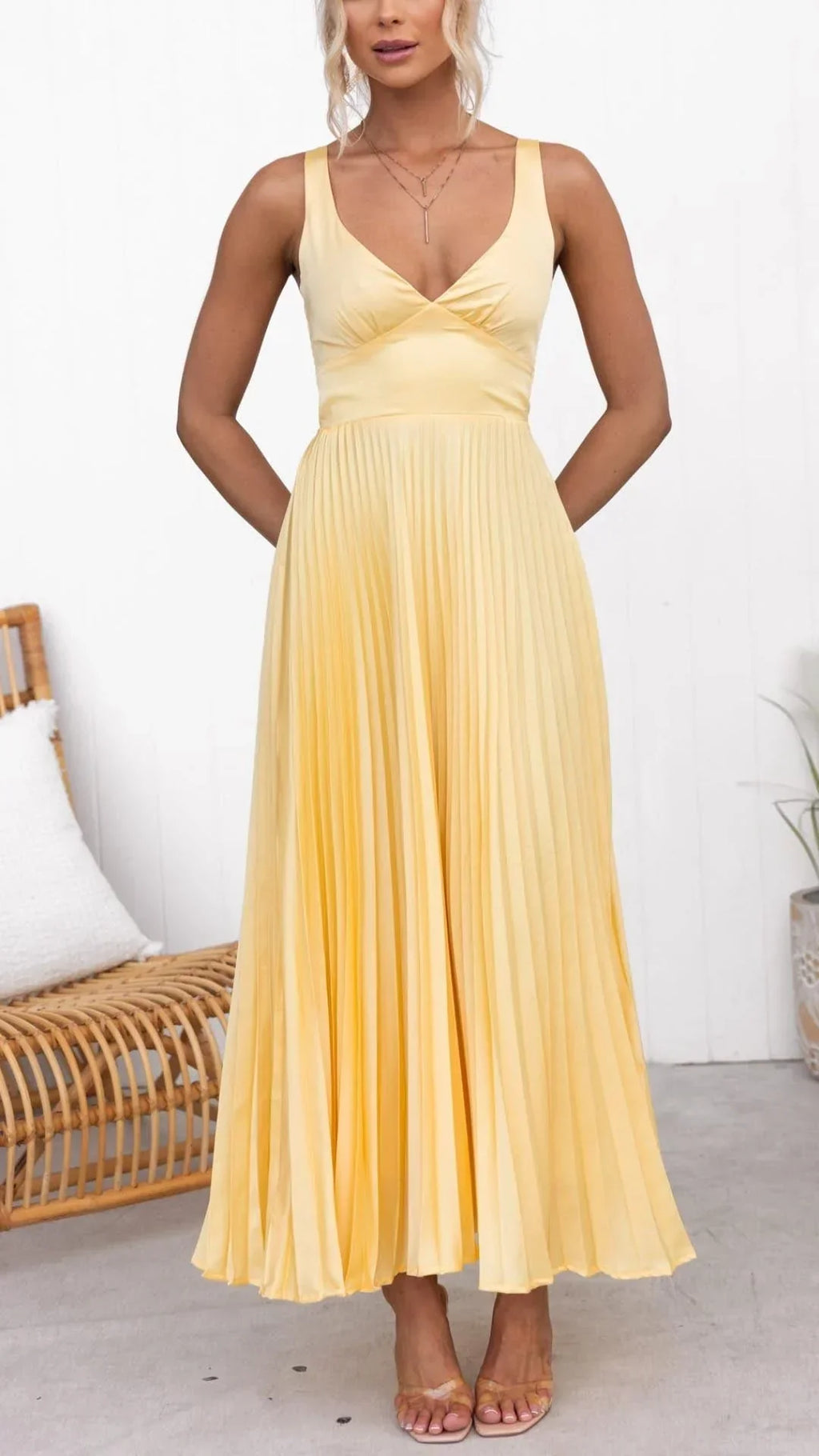 Women's Elegant Yellow Pleated V-Neck Maxi Dress